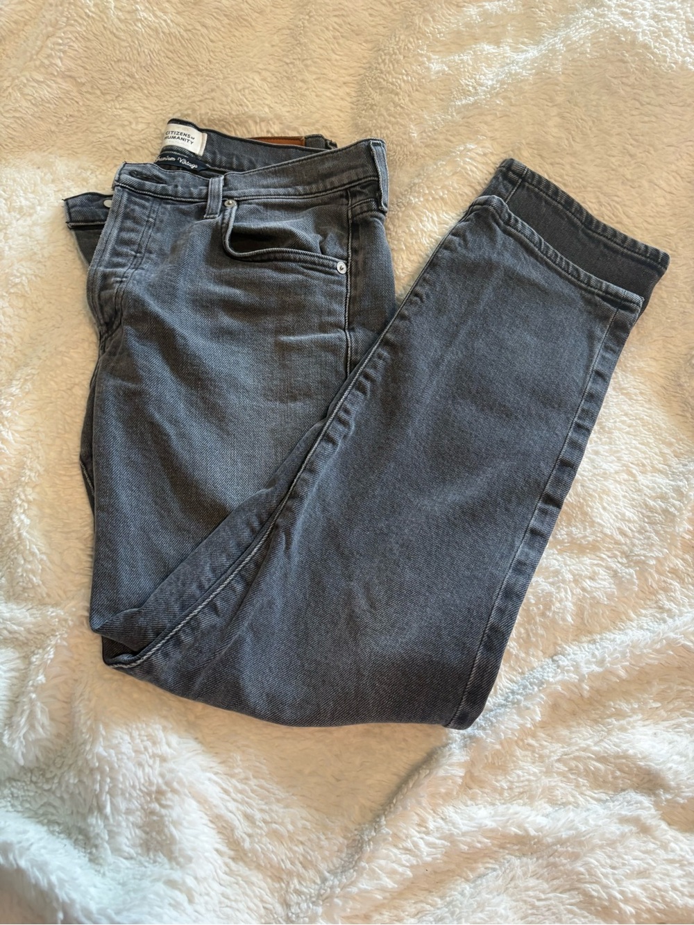 Citizens Of Humanity Straight Leg Jeans in Charcoal Gray